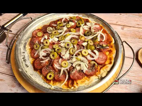 Pizza de calabresa caseira | Receita rápida e fácil para fazer em casa | Comida e Receitas