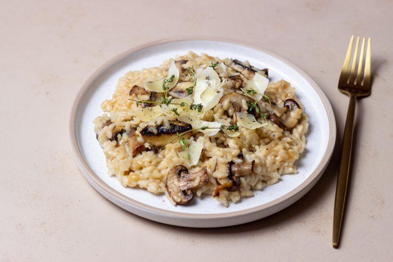Risoto de alho-poró e cogumelos frescos