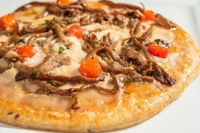 Pizza de aliche e mussarela