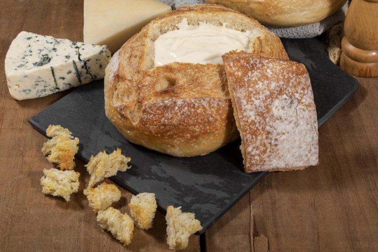 Pão italiano com quatro queijos