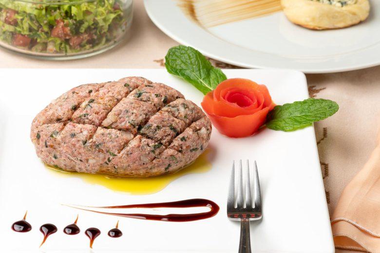 Quibe cru de lagostim com azeite de menta