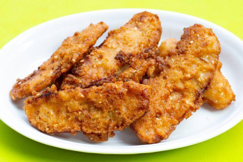 Banana frita com laranja e conhaque