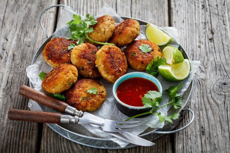 Bolinhos de peixe e mandioquinha