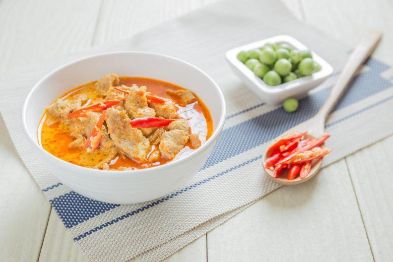 Carne de porco ao curry