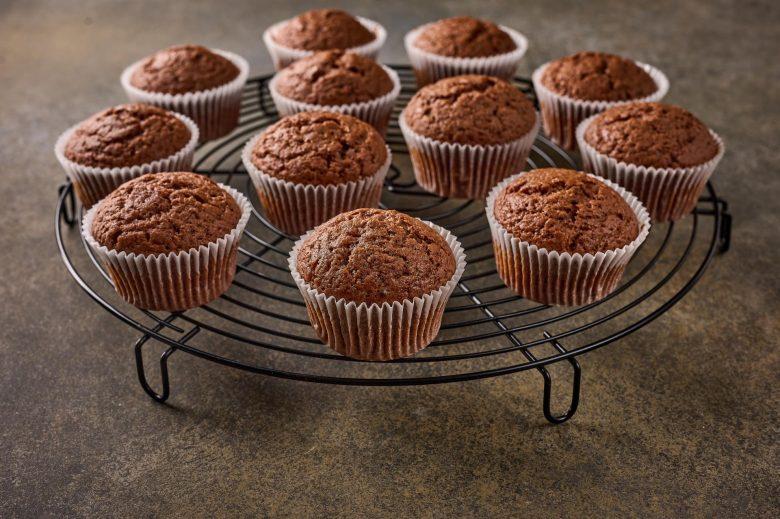 Muffin de banana com aveia e chocolate