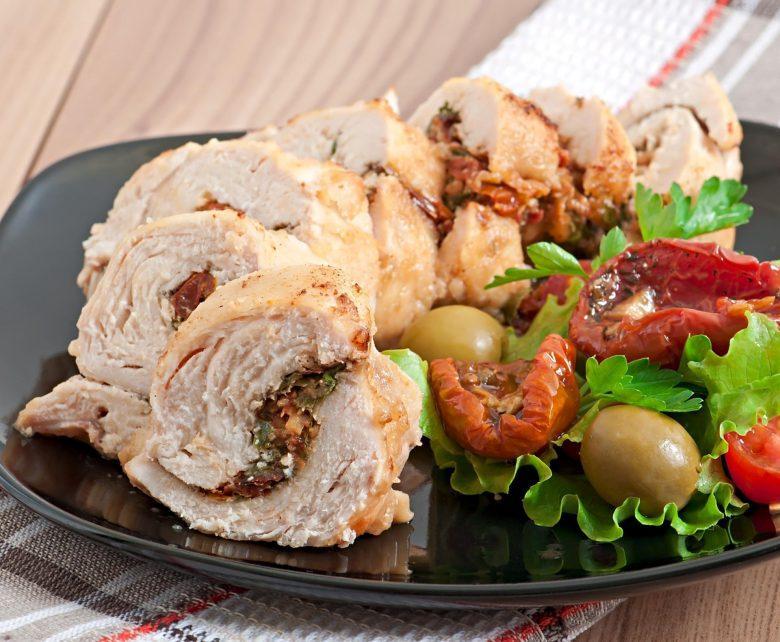 Peito de frango recheado com tomate seco