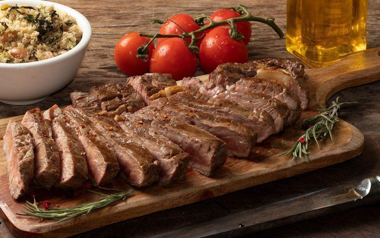 Picanha fatiada com farofa especial