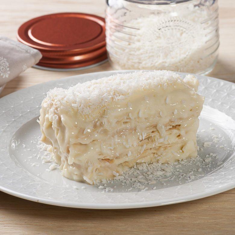 Bolo mousse de coco