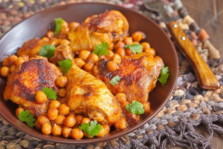 Cozido de grão de bico com frango e páprica