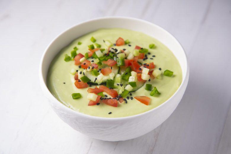 Sopa fria de abacate