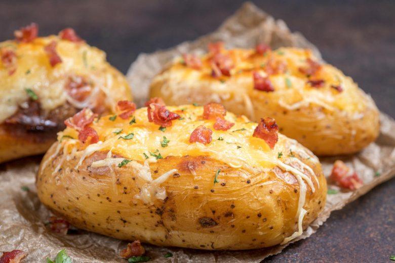 Batata recheada com bacon