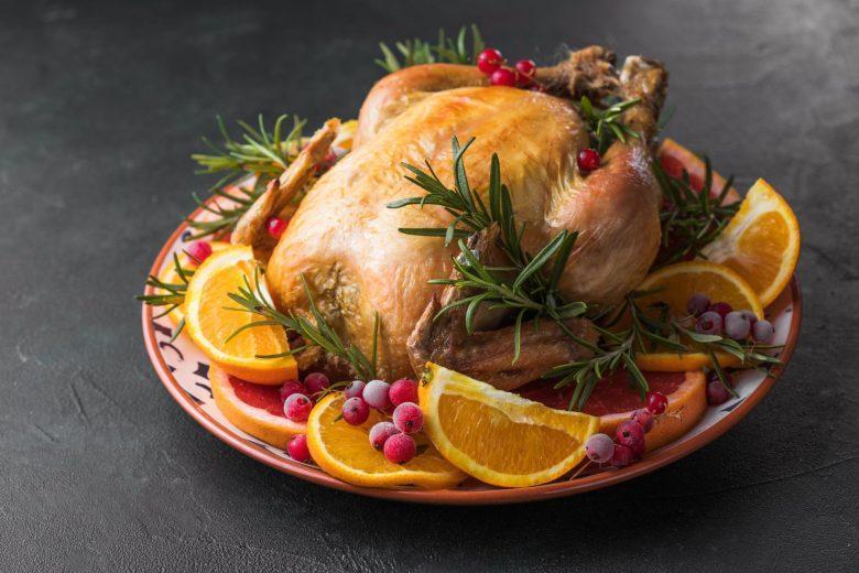 Frango assado com suco de laranja