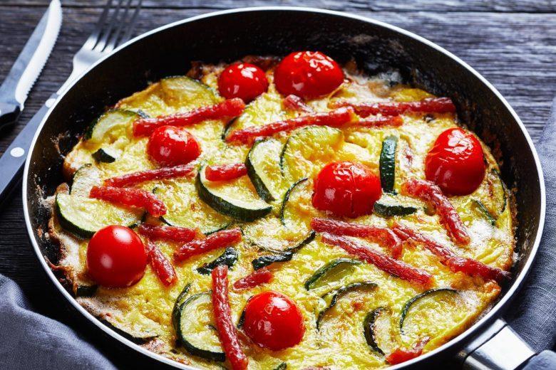 Fritada de abobrinha, muzzarella de búfala e tomatinhos