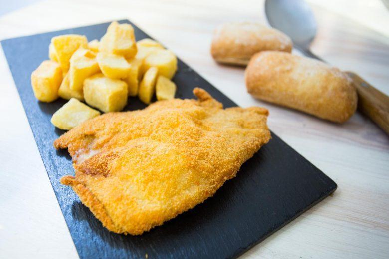 Frango recheado à milanesa