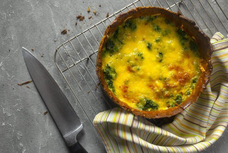 Quiche de bacon com brócolis