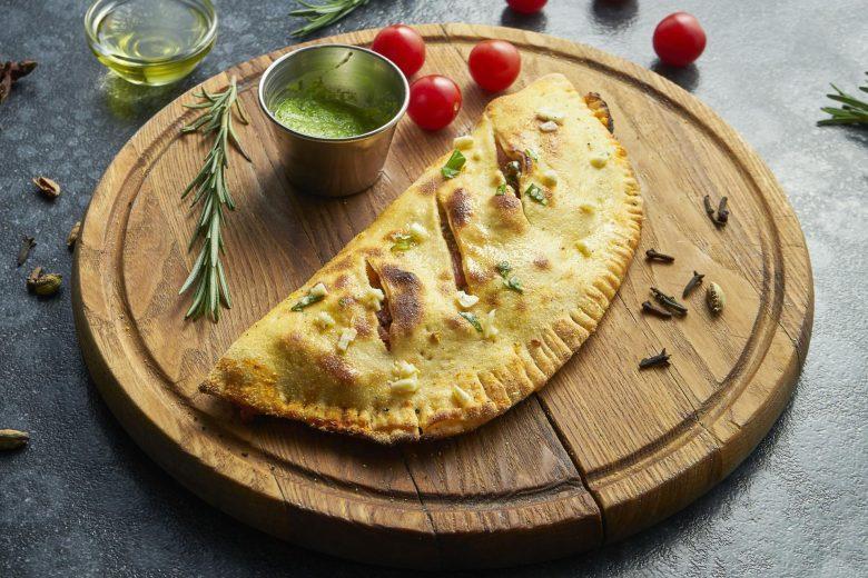 Calzone integral de peito de peru e ricota