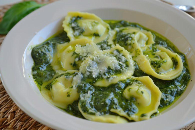 Capelletti com pesto
