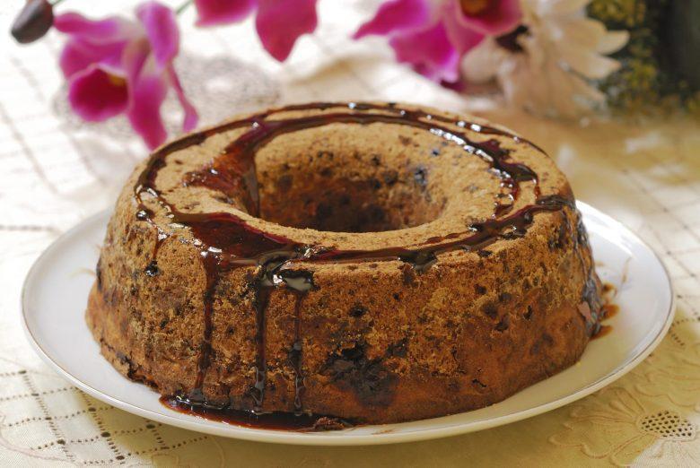 Bolo com calda quente