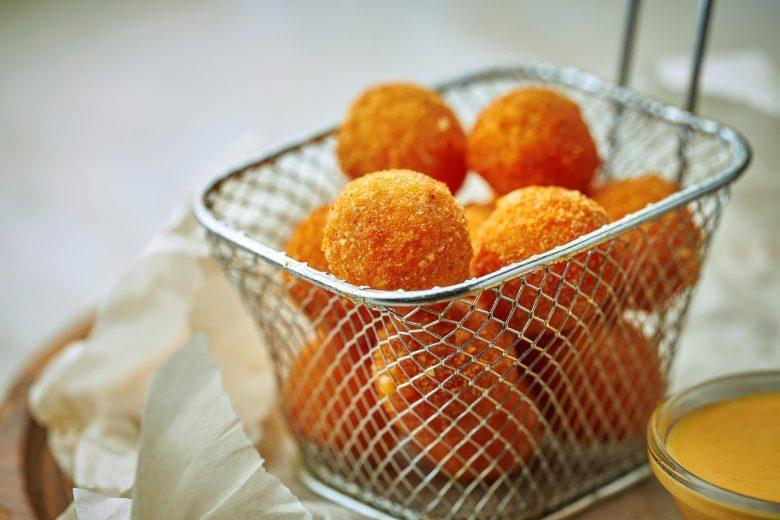 Bolinhos aos quatro queijos