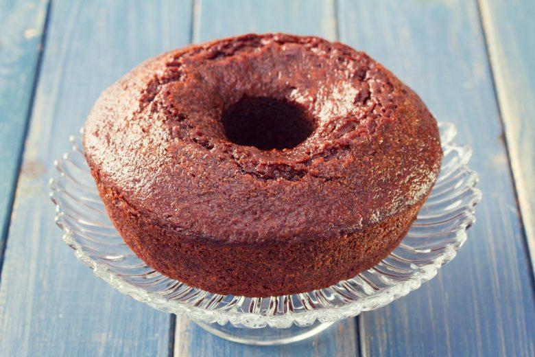 Bolo simples de chocolate