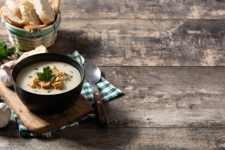 Sopa cremosa de alho poró
