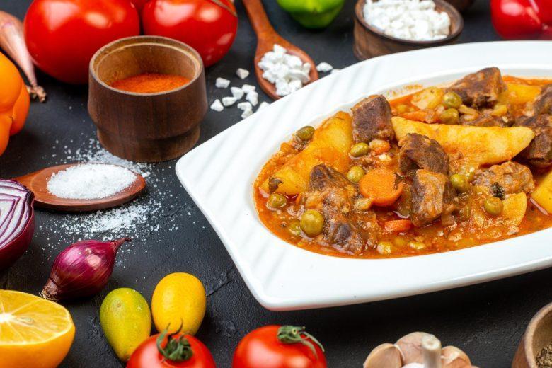Sopa de mandioca com costela