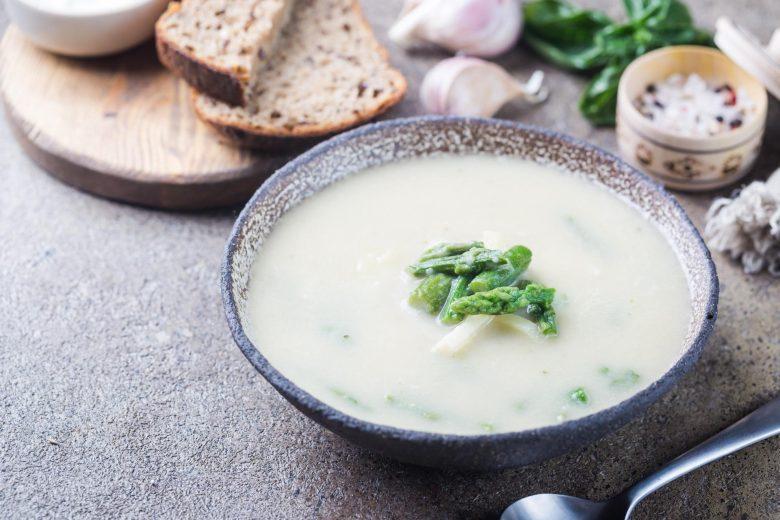 Sopa de creme com aspargos