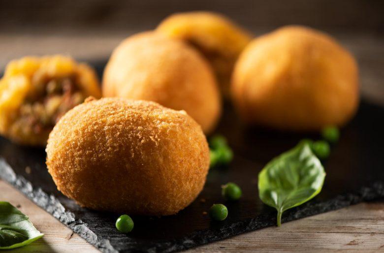 Arancini de queijo e açafrão