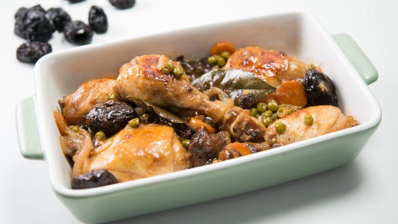 Frango com ameixas