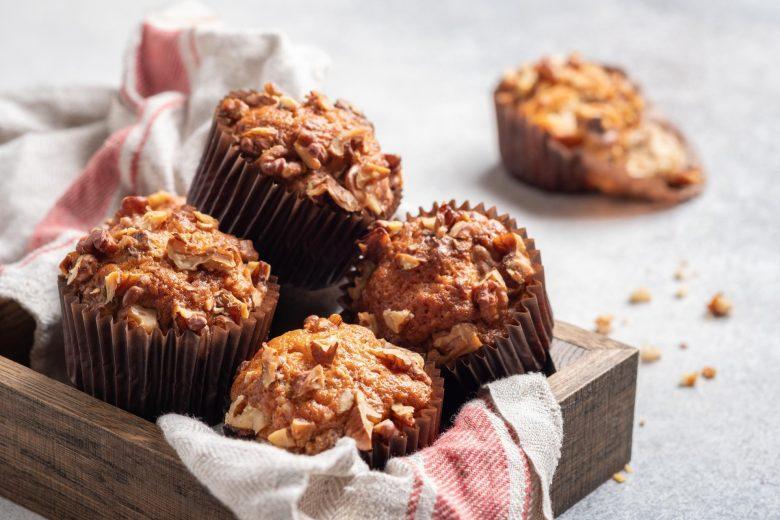Muffins de maçã, nozes e passas