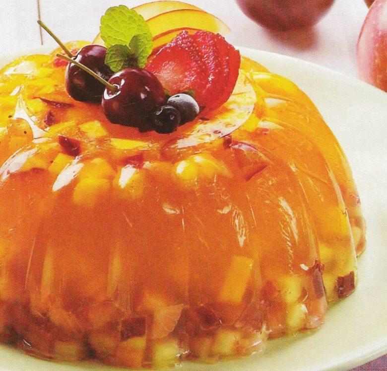 Gelatina de frutas e vinho