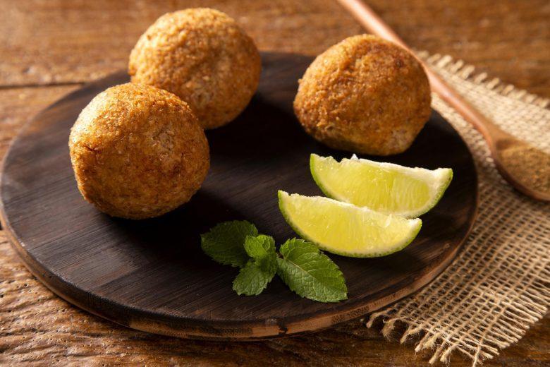 Bolinhos clássicos de bacalhau
