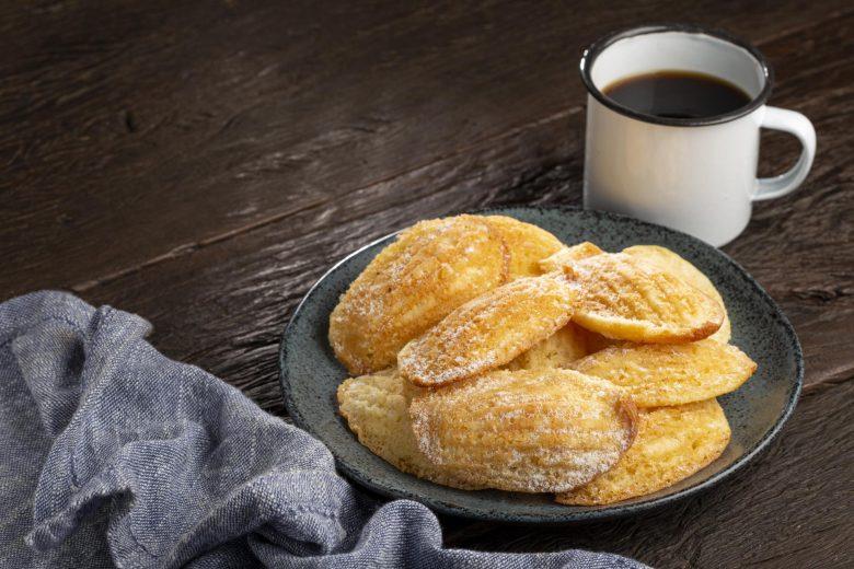 Madeleines de mel e limão