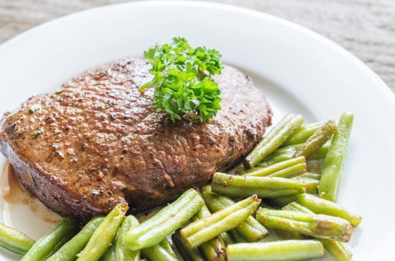 Bifes de porco grelhados