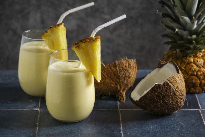 Batida de abacaxi com coco