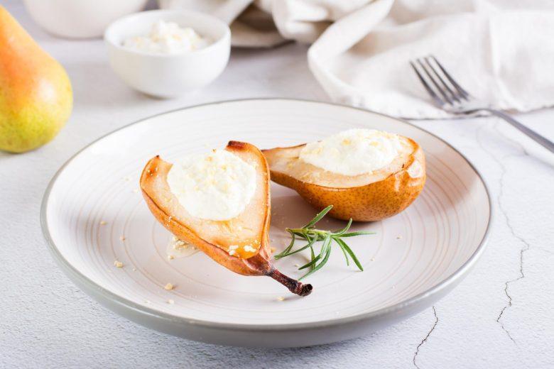 Peras assadas com merengue