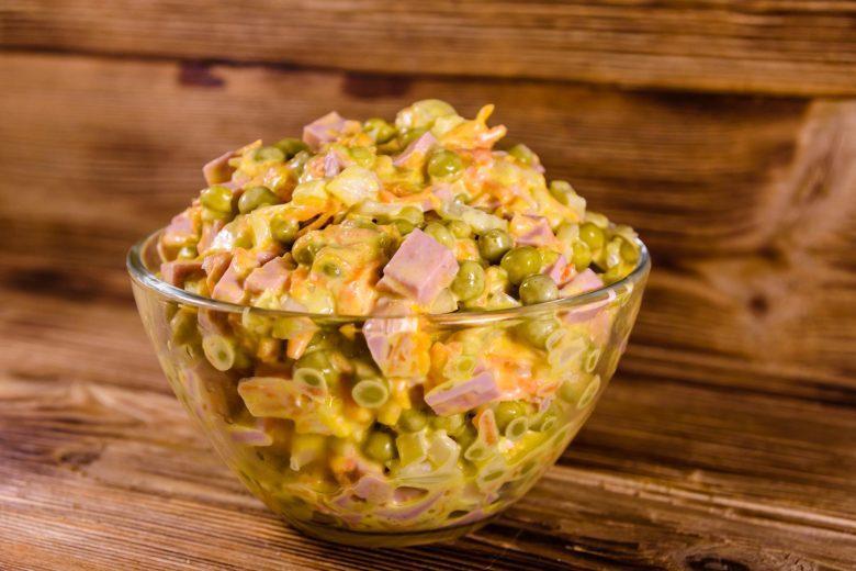 Salada de batata, maionese e ervilha
