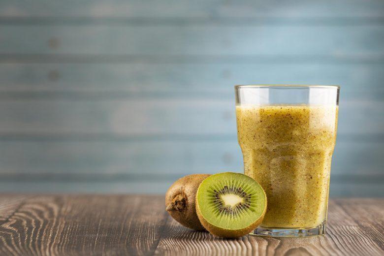 Suco de kiwi e laranja