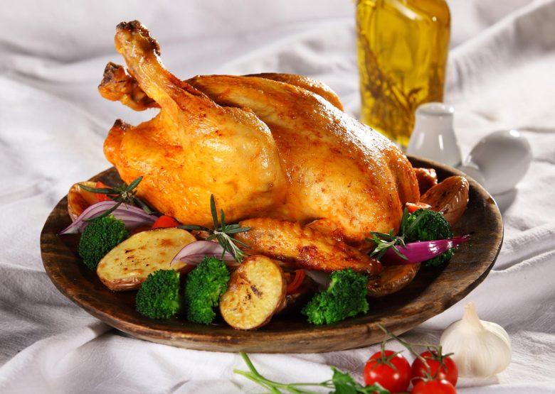 Frango assado com maçã