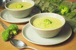 Sopa de mandioquinha e brócolis