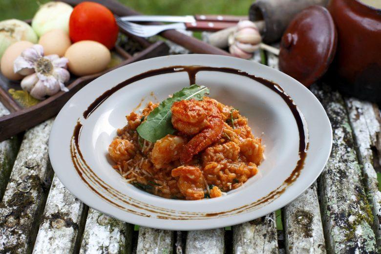 Risoto saboroso de camarão