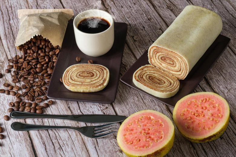 Bolo de rolo com goiabada