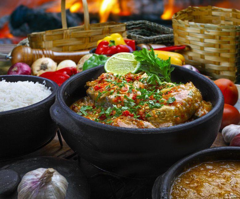 Moqueca de peixe com camarão