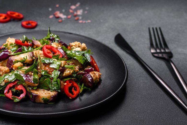 Salada simples de berinjela
