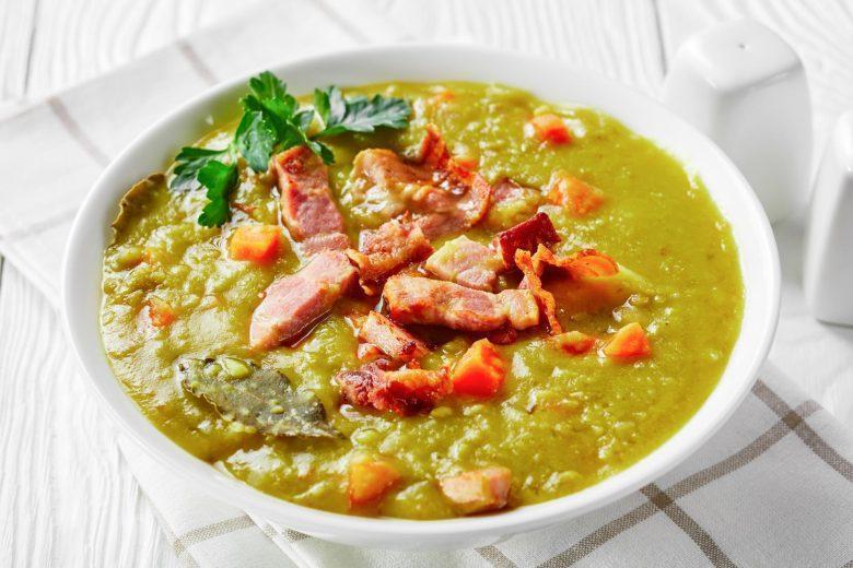 Sopa purê de ervilha com bacon