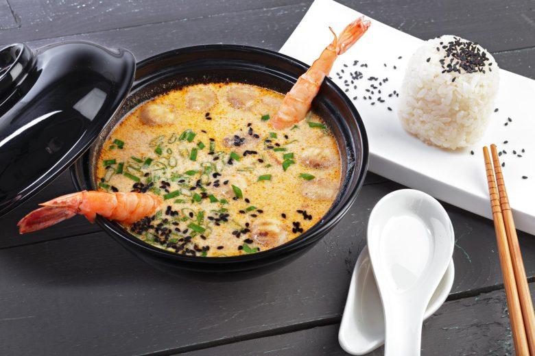 Sopa cremosa de camarão