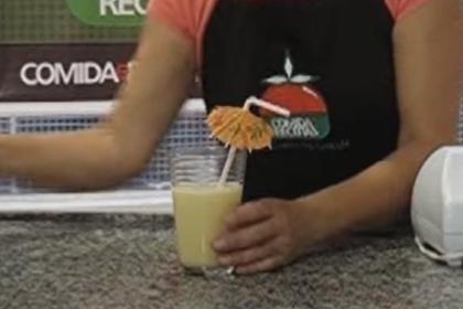 Suco de laranja com hortelã