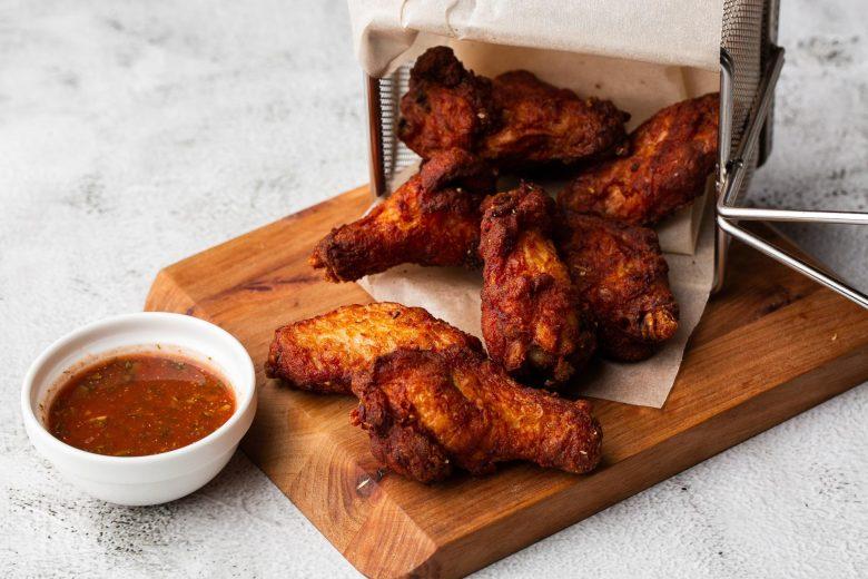 Frango frito com alho e gengibre