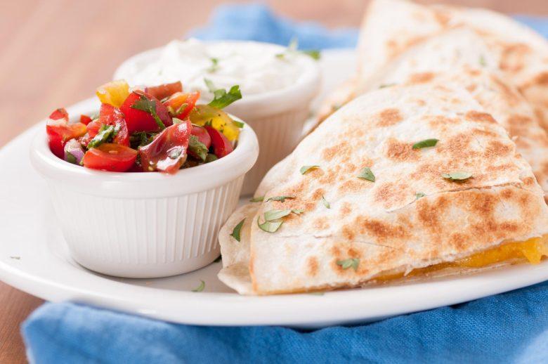 Quesadillas com tortillas de trigo