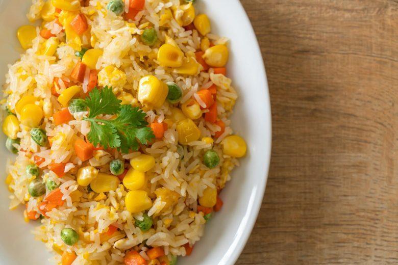 Arroz com milho e ervilha